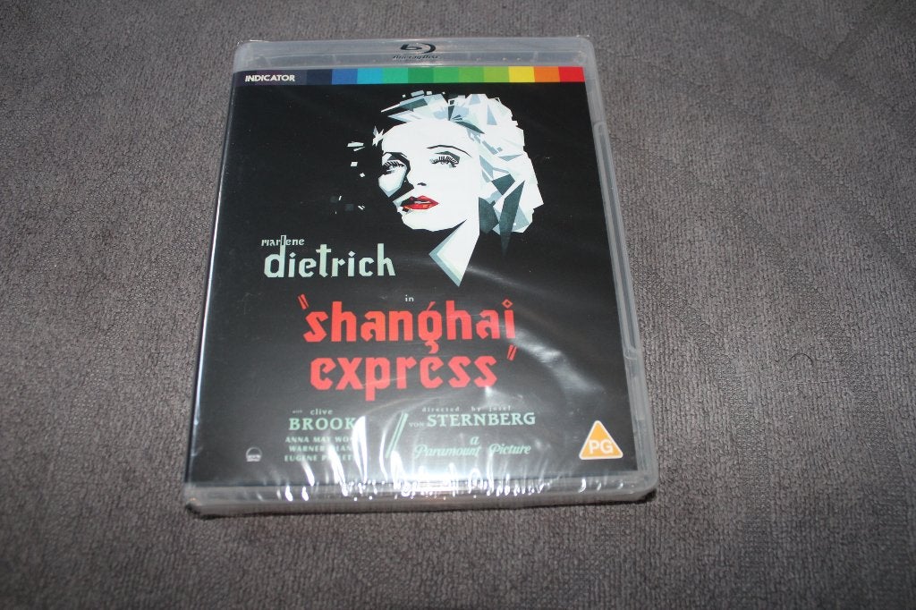 Blu-ray Shanghai Express (import regio 2), CD & DVD, Blu-ray, Enlèvement ou Envoi, Neuf, dans son emballage, Classiques