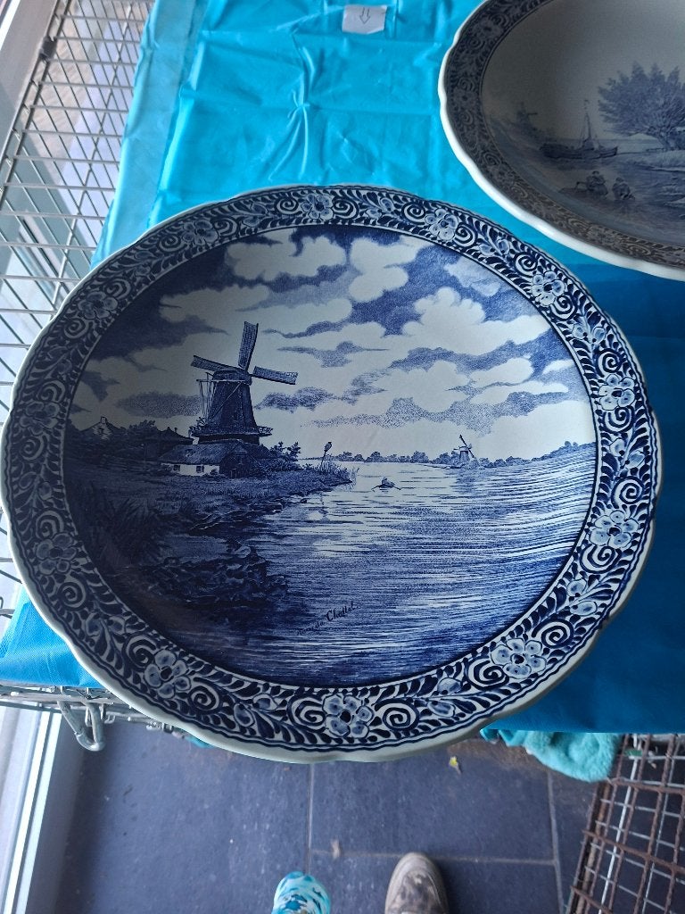 Boch delfs blauwe sierborden, Enlèvement