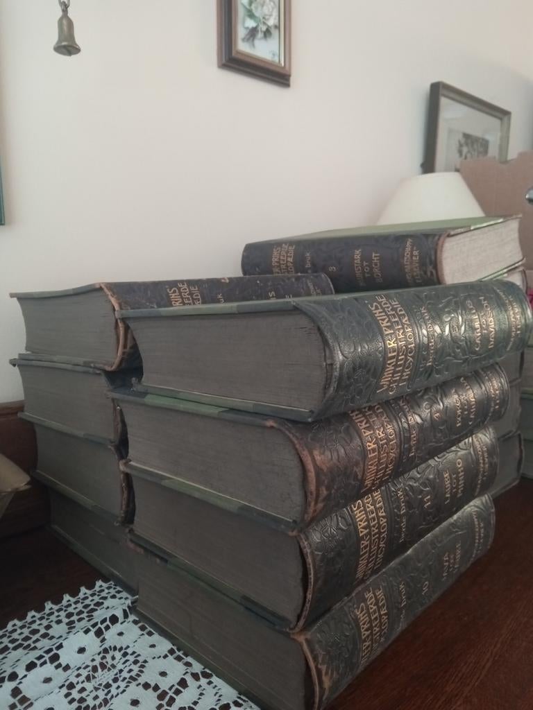 Winkler Prins Geïlustreerde Encyclopedie's uit begin 1900, Ophalen