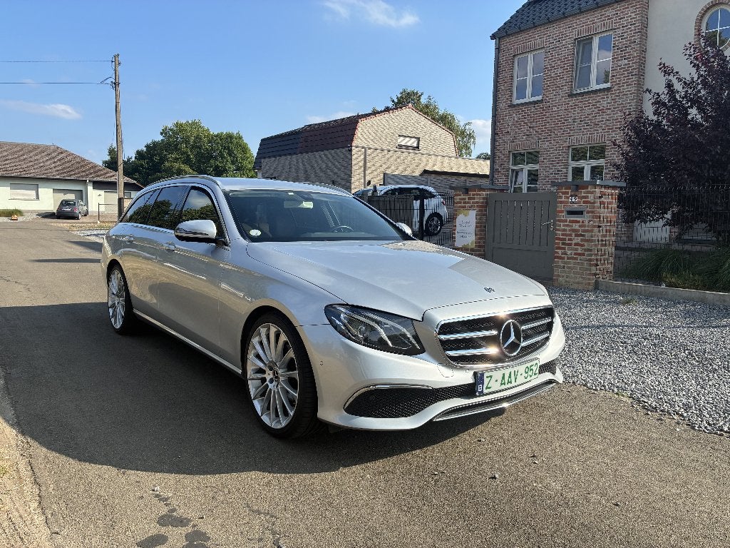 2020 Mercedes E200d T - AVANTGARDE - WideScreen - 20 INCH, Autos, Mercedes-Benz, Cuir, Argent ou Gris, Achat, Euro 6