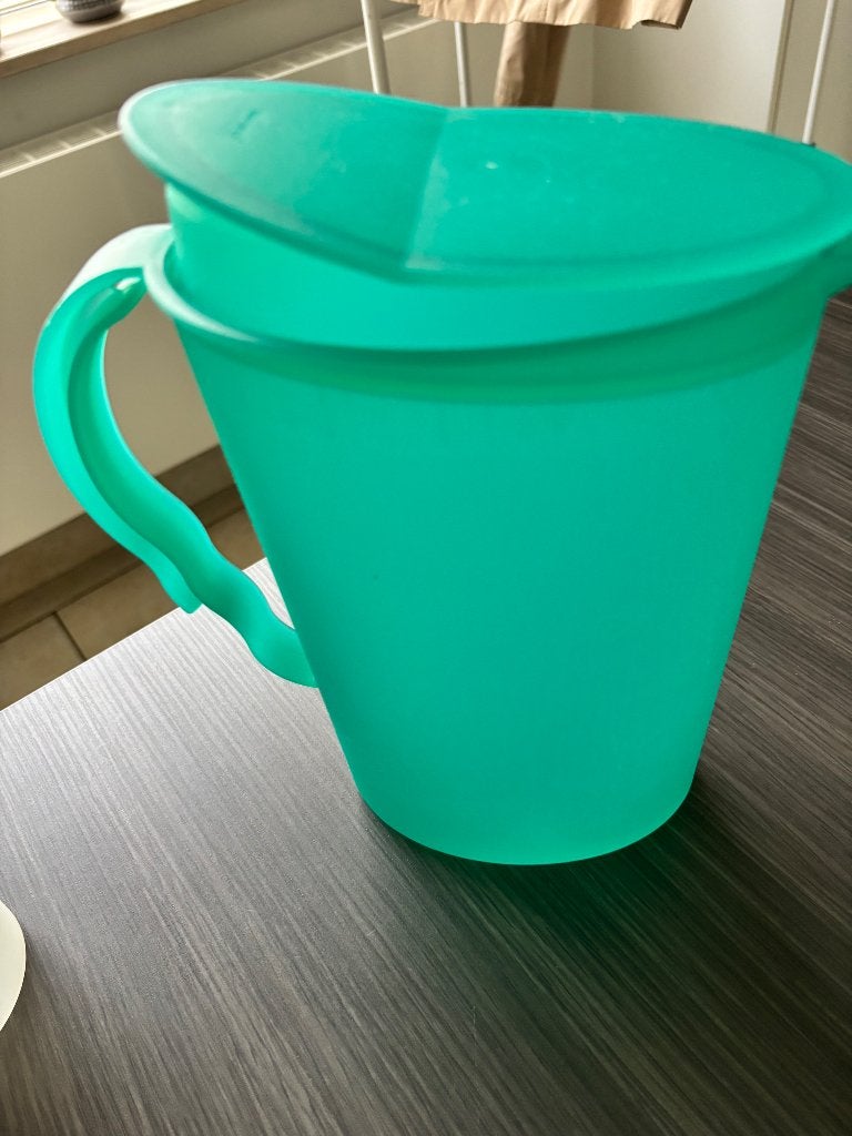 Tupperware schenkkan, Ophalen, Nieuw
