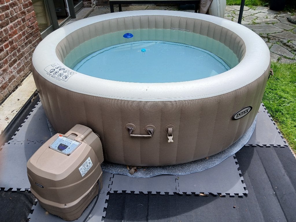 JACUZZI 6 PLACES, Jardin & Terrasse, Enlèvement ou Envoi, Comme neuf, Tapis de sol, Gonflable