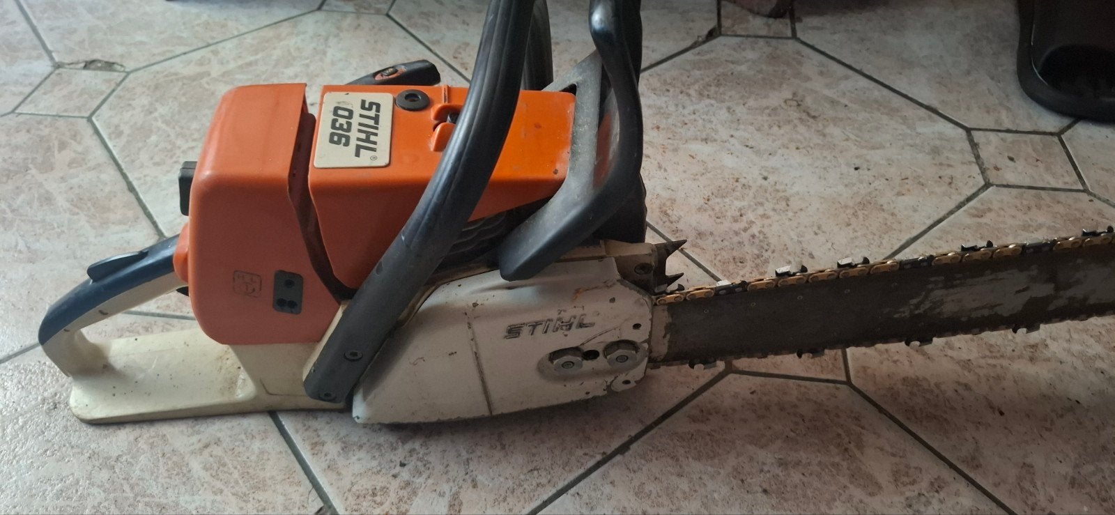 Tronçonneuse stihl 036 . Entretien fait nouvelle chaîne, Enlèvement
