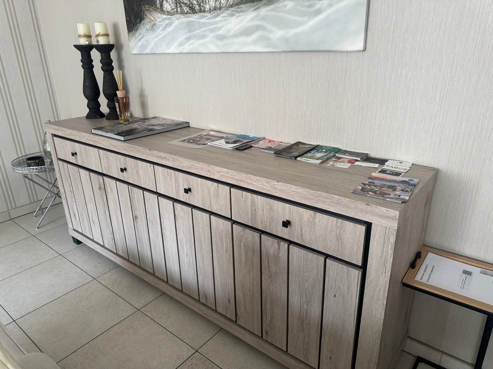 Armoire de salon, Enlèvement