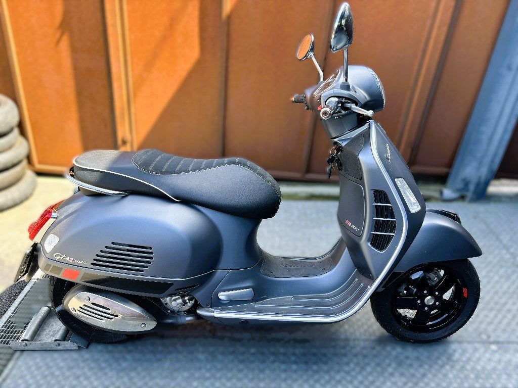 vespa super gts 300cm³ 1er proprio 320 km gar 1,2,3ans, 300 cm³, Scooter, Entreprise, Neuf