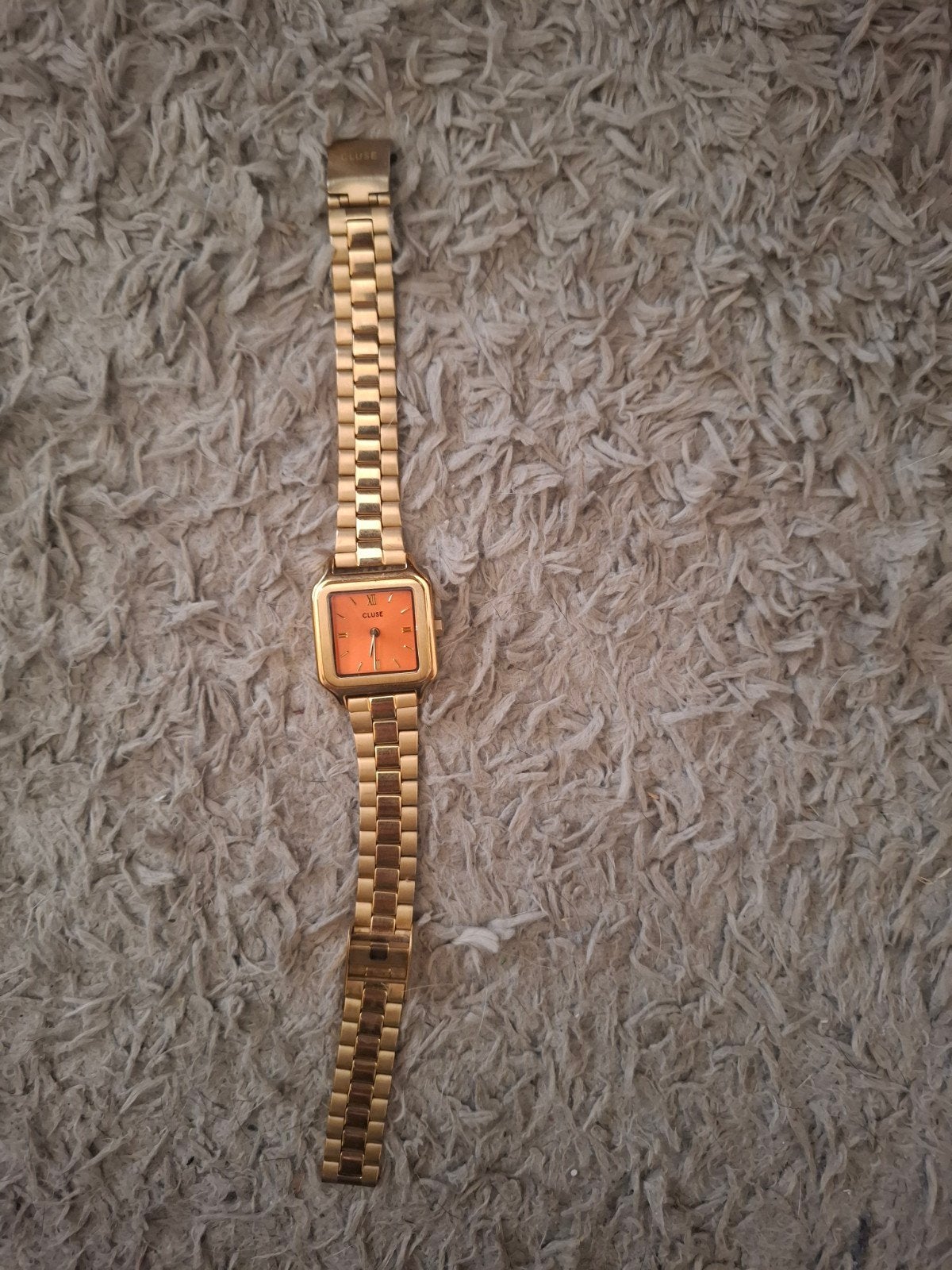 CLUSE Gracieuse Petite Gold / Apricot – Excellent état. Fonc, Montre-bracelet, Autres marques, Enlèvement ou Envoi, Acier