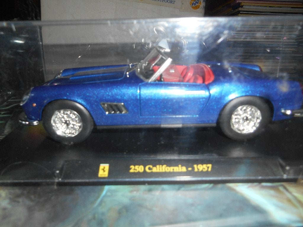 Burago 1/24 Ferrari F250 California 1957, Hobby & Loisirs créatifs, Enlèvement ou Envoi, Burago