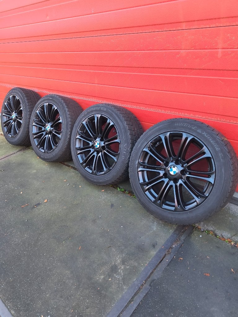 Bmw velgen 17 inch banden 5x120 3 serie e90 f30, Autos : Pièces & Accessoires, Pneus & Jantes, Pneus et Jantes, Pneus hiver, Véhicule de tourisme