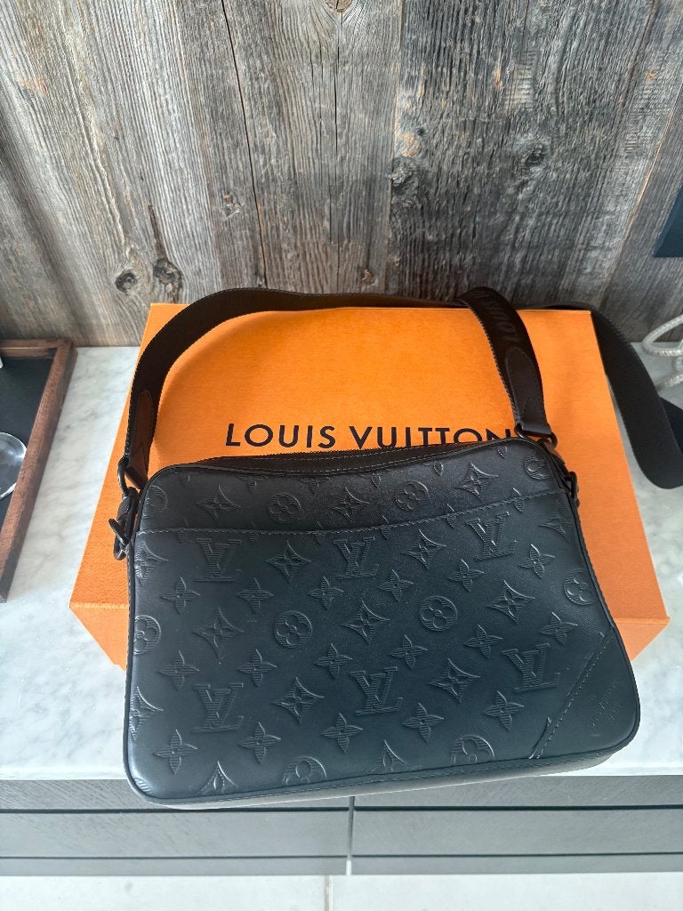 LOUIS VUITTON shadow Messenger bag, Zwart, Zo goed als nieuw, Leer, Ophalen