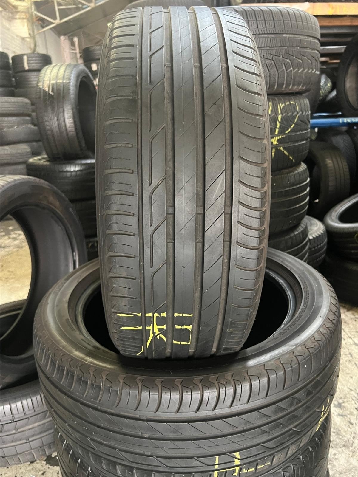 215 50 18 Bridgestone avec montage et équilibrage, Enlèvement