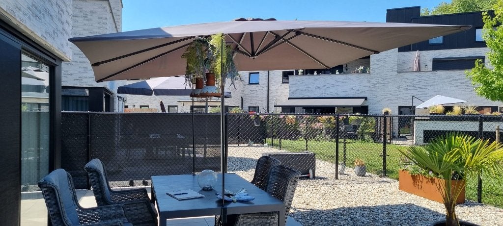Parasol met verrijdbare voet grote vrijhangende parasol, Tuin en Terras, Parasols, Zo goed als nieuw, Zweefparasol, 3 tot 4 meter