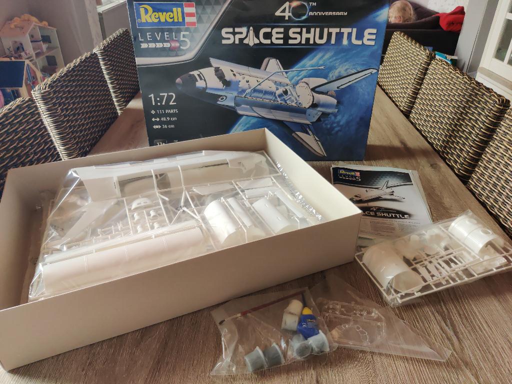 Revell - Space Shuttle - 1/72 - 05673, Hobby & Loisirs créatifs, Modélisme | Autre, Enlèvement ou Envoi, Neuf, 1:50 à 1:144