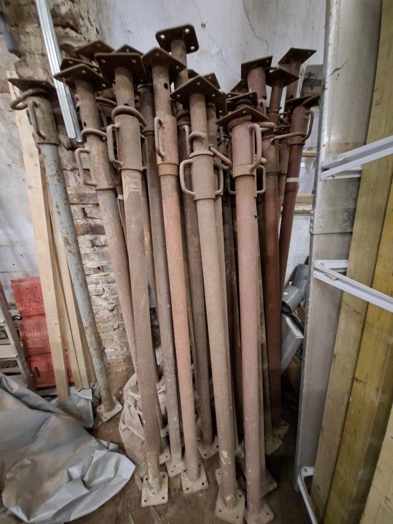 Bouwstempels (Stiepen), 33 stuks, 1m65 uitrekbaar tot 2m80, Ophalen, Gebruikt