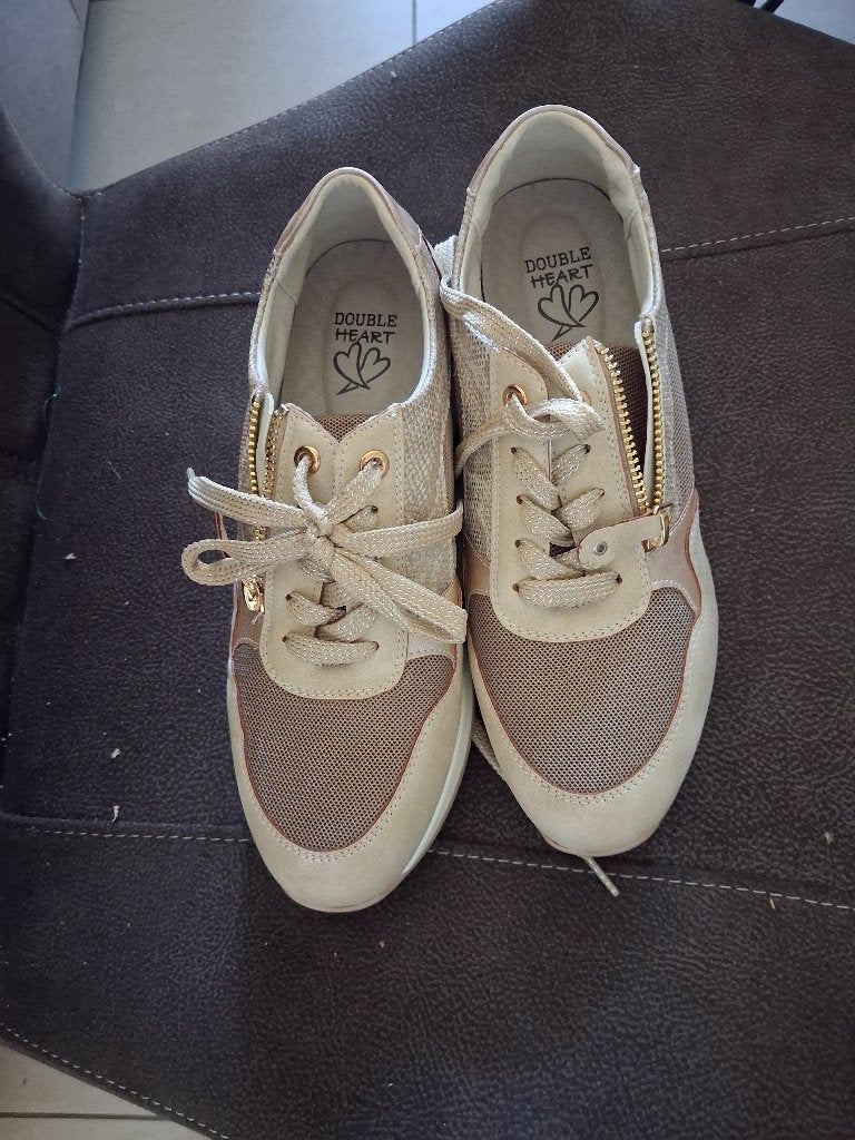 nieuwe dameswandelschoenen maat 38, Ophalen, Beige, Nieuw, Wandelschoenen