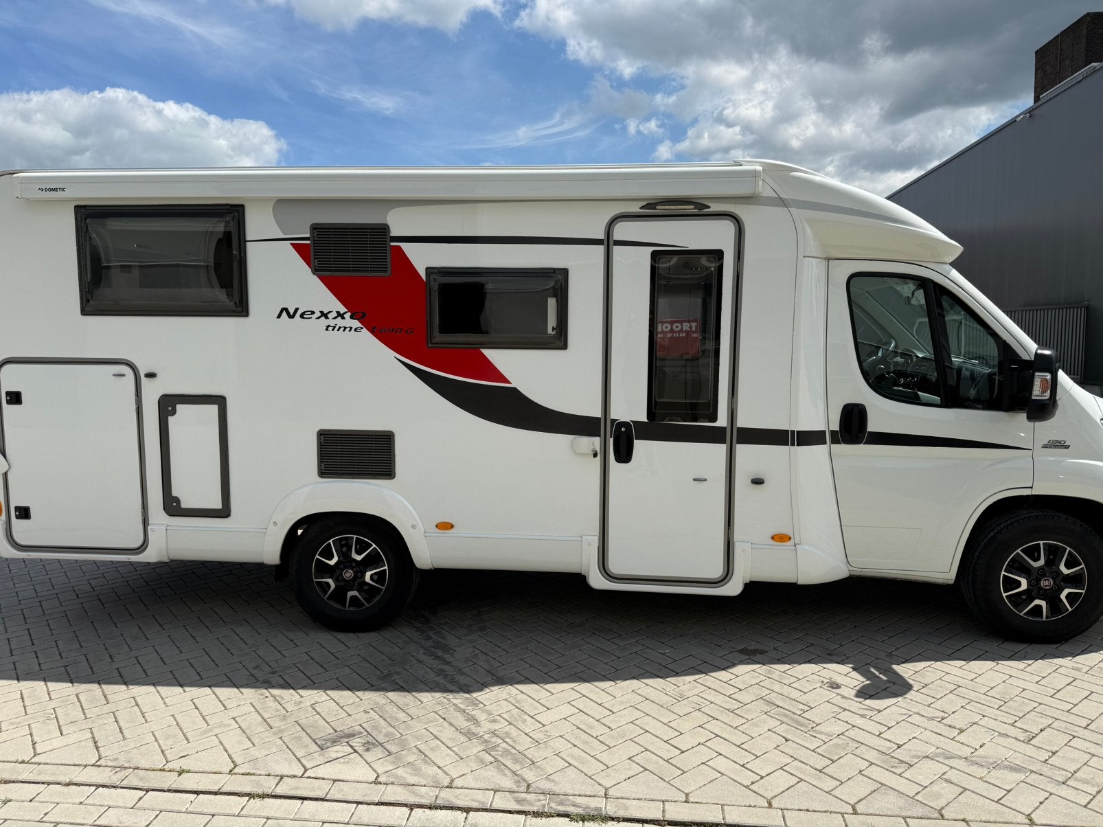Burstner Nexxo Time T690G 1eEig 11/2017 Lengte bedden, Ringverwarming, Fiat, 6 tot 7 meter, Tot en met 3