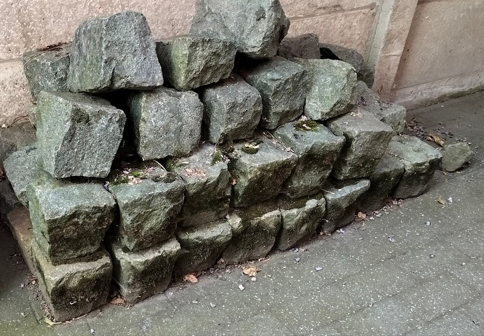 Pavés, Enlèvement