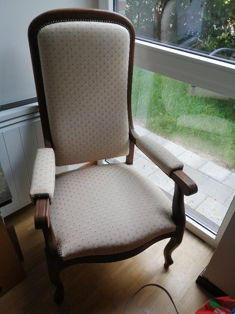 Fauteuil Voltaire, Enlèvement