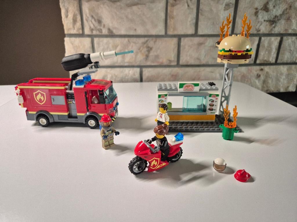 LEGO 60214 Brand bij het hamburgerrestaurant, Ophalen, City, Lego, Zo goed als nieuw