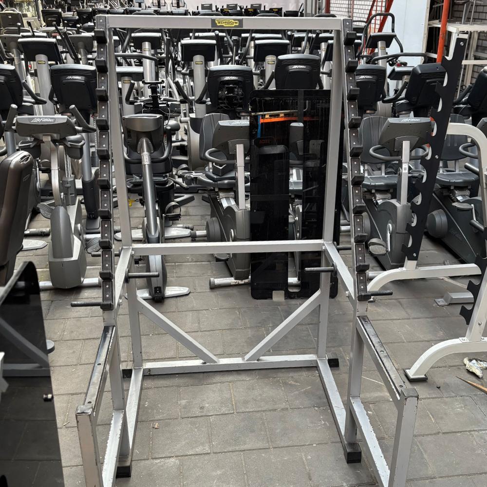 Technogym - Isotonic - Squat Rack, Sports & Fitness, Équipement de fitness, Utilisé, Autres types, Bras, Jambes, Pectoraux, Abdominaux