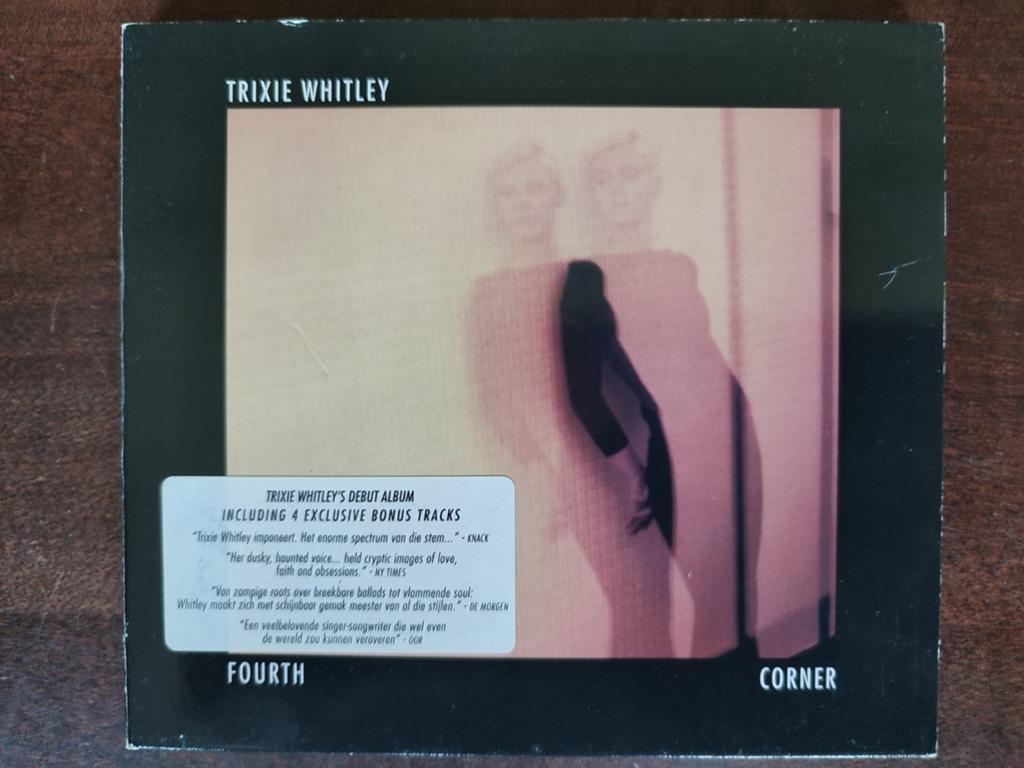 CD : TRIXIE WHITLEY - FOURTH CORNER (4 exclusive bonustracks, Ophalen of Verzenden, Zo goed als nieuw