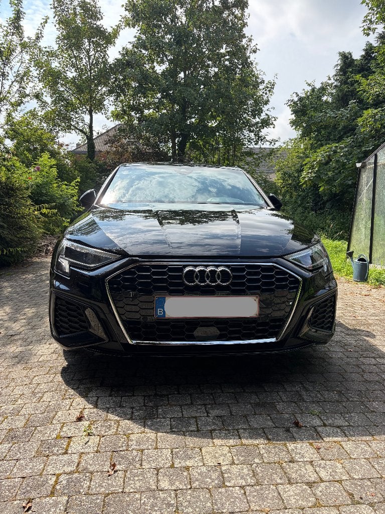 Audi A3 Sportback 35 TFSI S line S tronic, Auto's, Parkeerassistent, 4 cilinders, Zwart, Leder