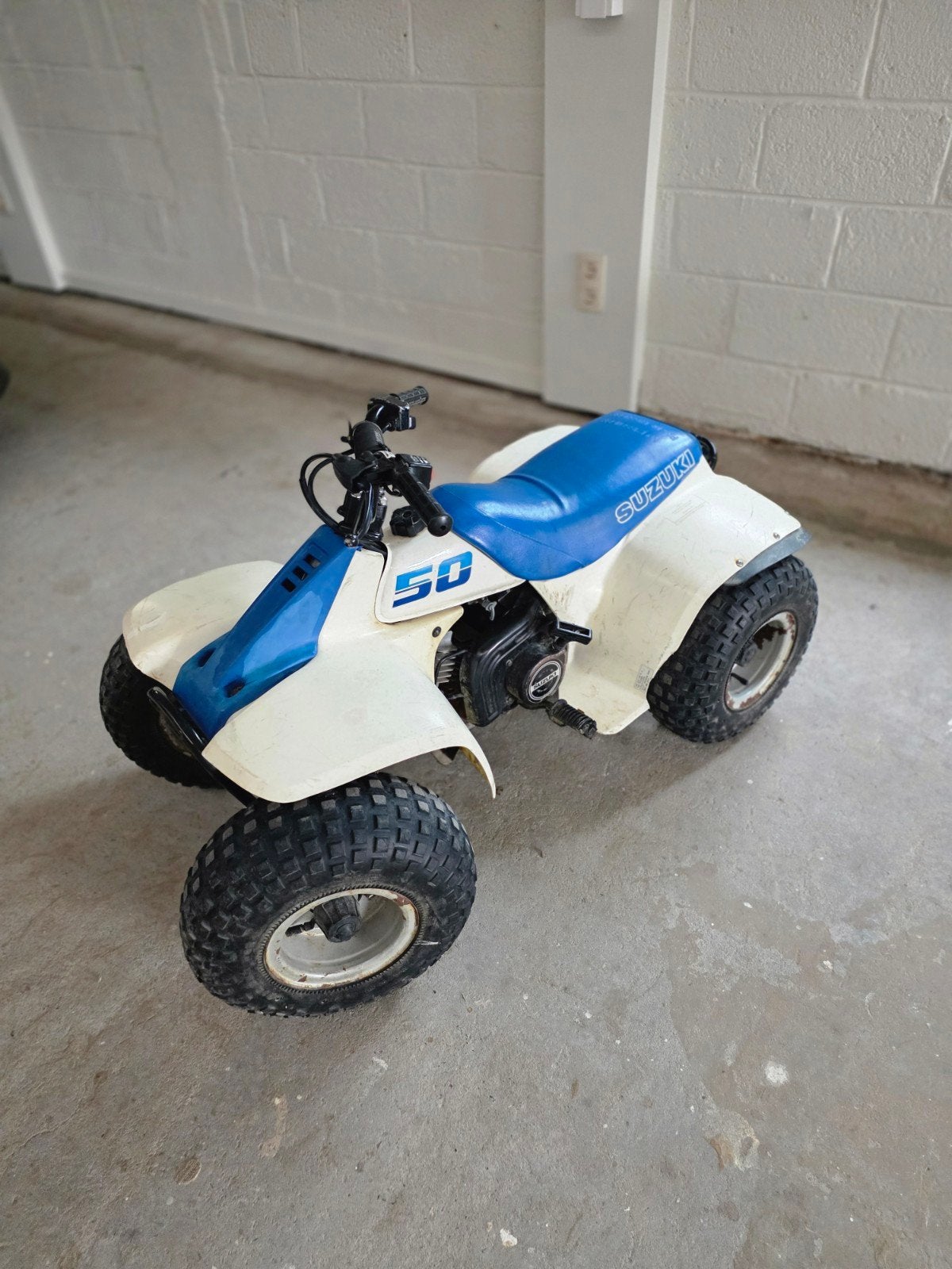 SUZUKI LT50, Motoren, Quads en Trikes