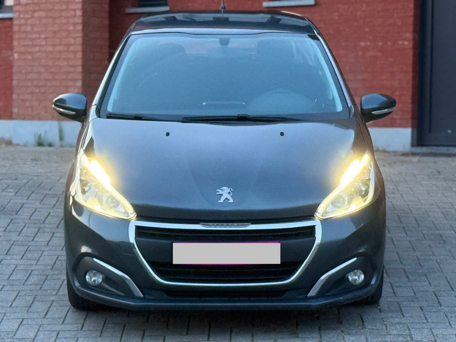 PEUGEOT 208 1.6HDI 2017/EURO6B 137.000KM, Automaat, Leder, Particulier, Te koop