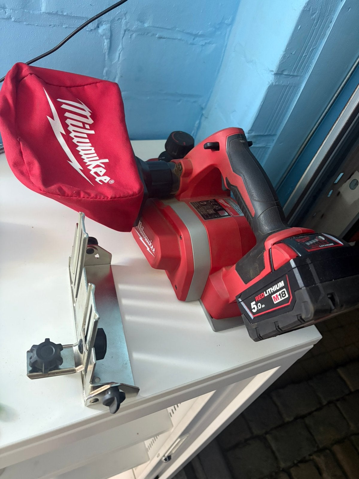 Draadloze schaafmachine Milwaukee als nieuw, Doe-het-zelf en Bouw, Ophalen, Zo goed als nieuw