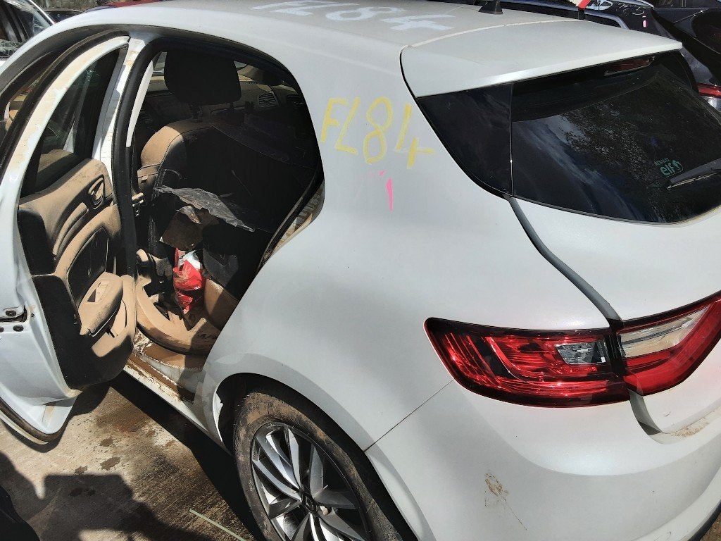 SPATBORD LINKS ACHTER Renault Megane IV (RFBB) (01-2015/-), Gebruikt, Renault, Spatbord, Peter-Huppertz-Straße 5
51063  Köln, DE