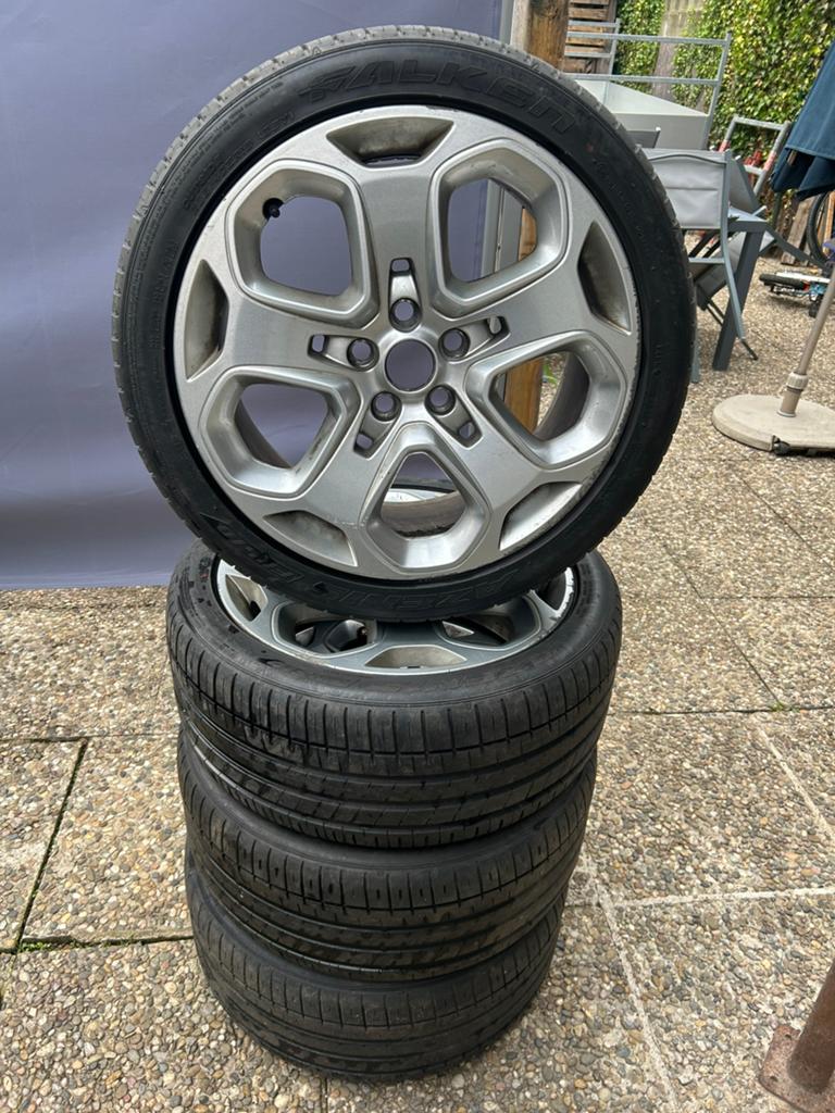 Ford 4 jantes 235/40/18 FORD, Enlèvement ou Envoi, Pneu(s)