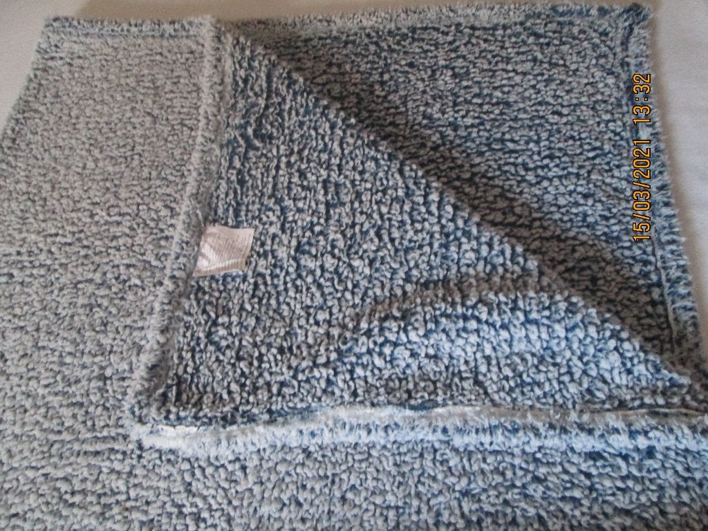 Couverture bleue douce au toucher, Neuf, 135 cm, 175 cm, Bleu