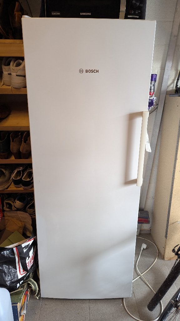 Nette Bosch Vrijstaande Koelkast (290L / 161cm), Elektronische apparatuur, Ophalen, Zonder vriesvak, 200 liter of meer, 160 cm of meer