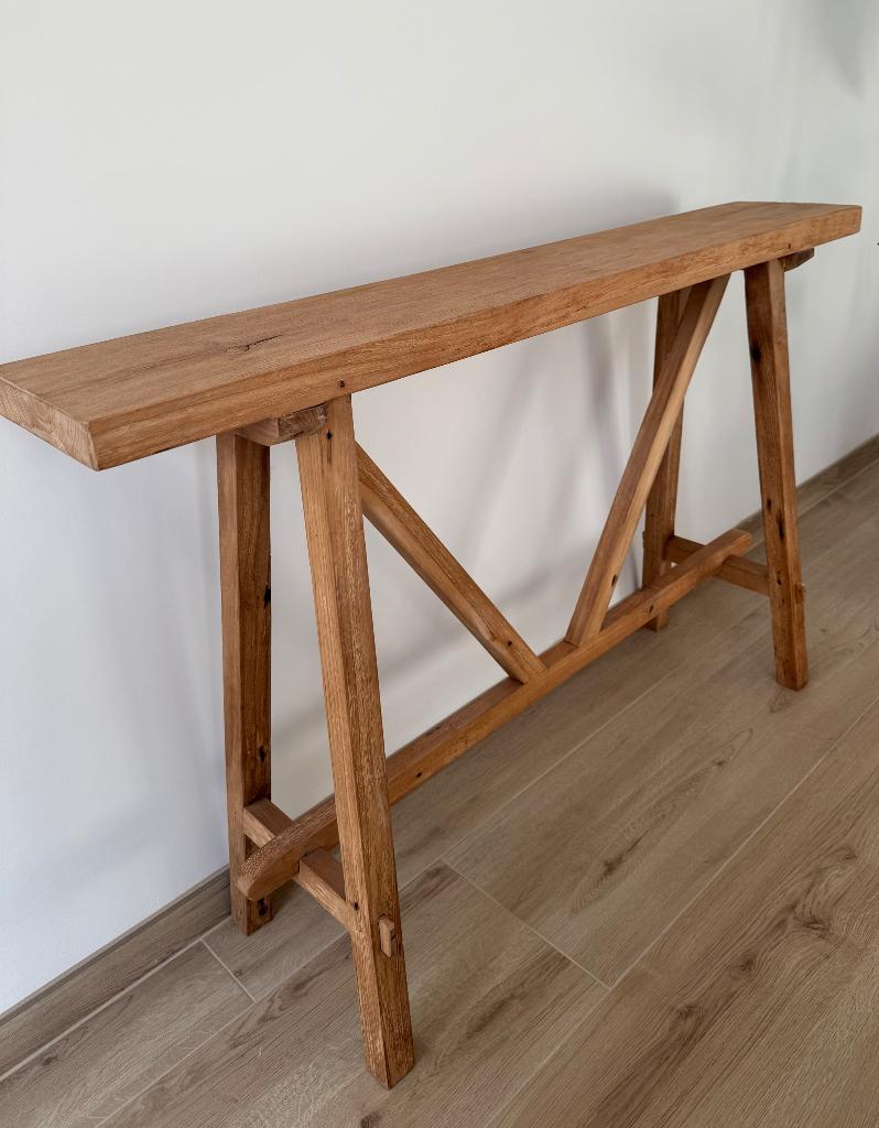 Decoratieve tafel, Enlèvement