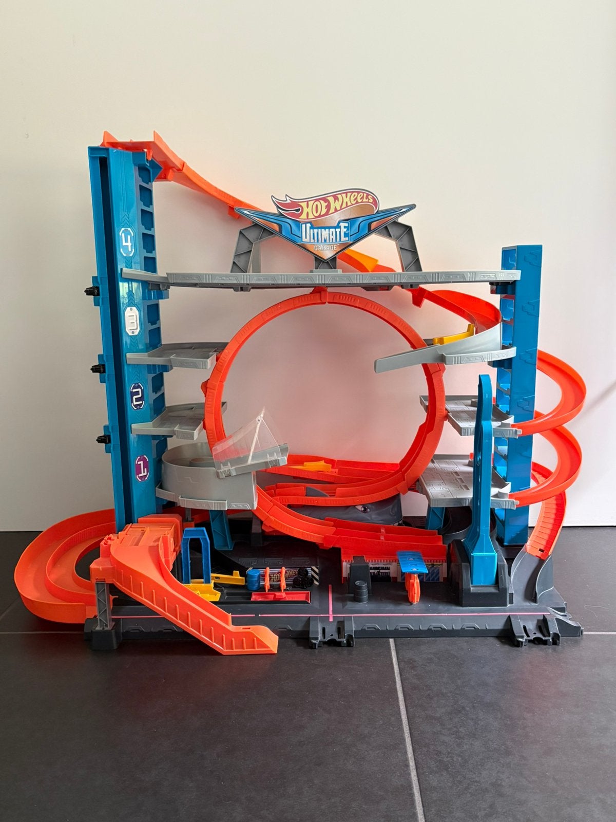 Hotwheels racebaan garage, Ophalen, Zo goed als nieuw, Racebaan