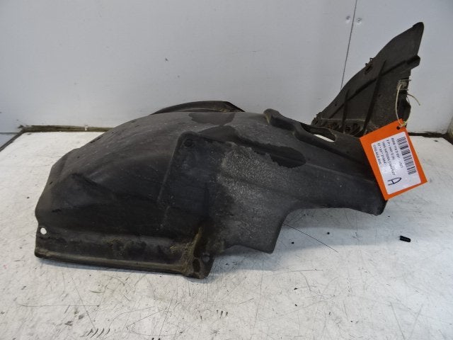 BINNENSPATSCHERM LINKS VOOR BMW 1 serie (E81), Gebruikt, Voor, BMW, Spatbord