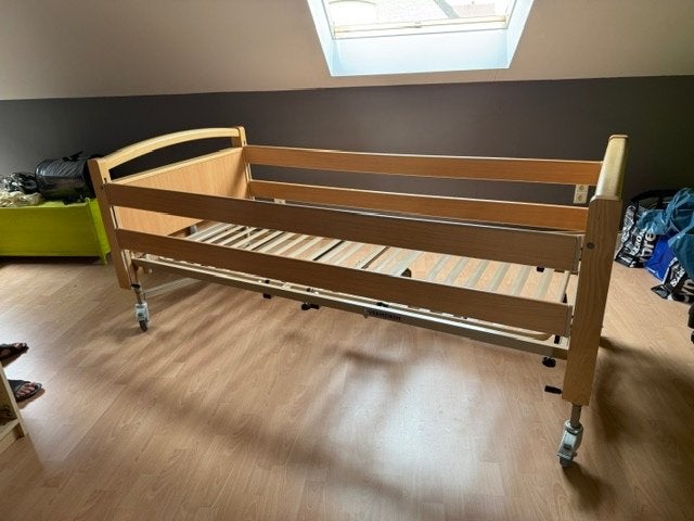 Elektrisch ziekenhuisbed, Divers, Matériel Infirmier, Enlèvement, Utilisé