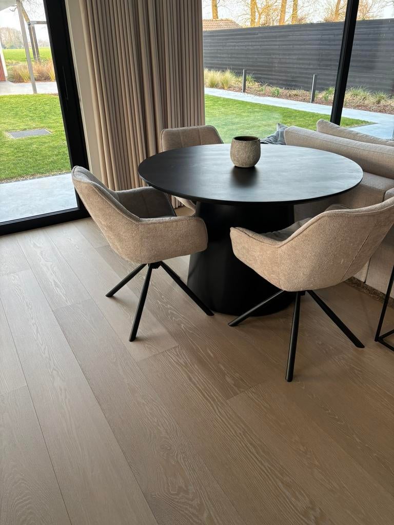 Massief houten tafel, Huis en Inrichting, Tafels | Eettafels, Ophalen, Zo goed als nieuw, Vier personen, Rond