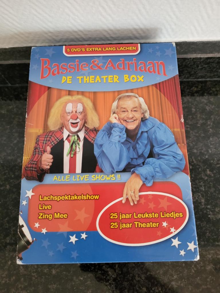 Bassie & Adriaan  de theater box dvd, Cd's en Dvd's, Ophalen of Verzenden