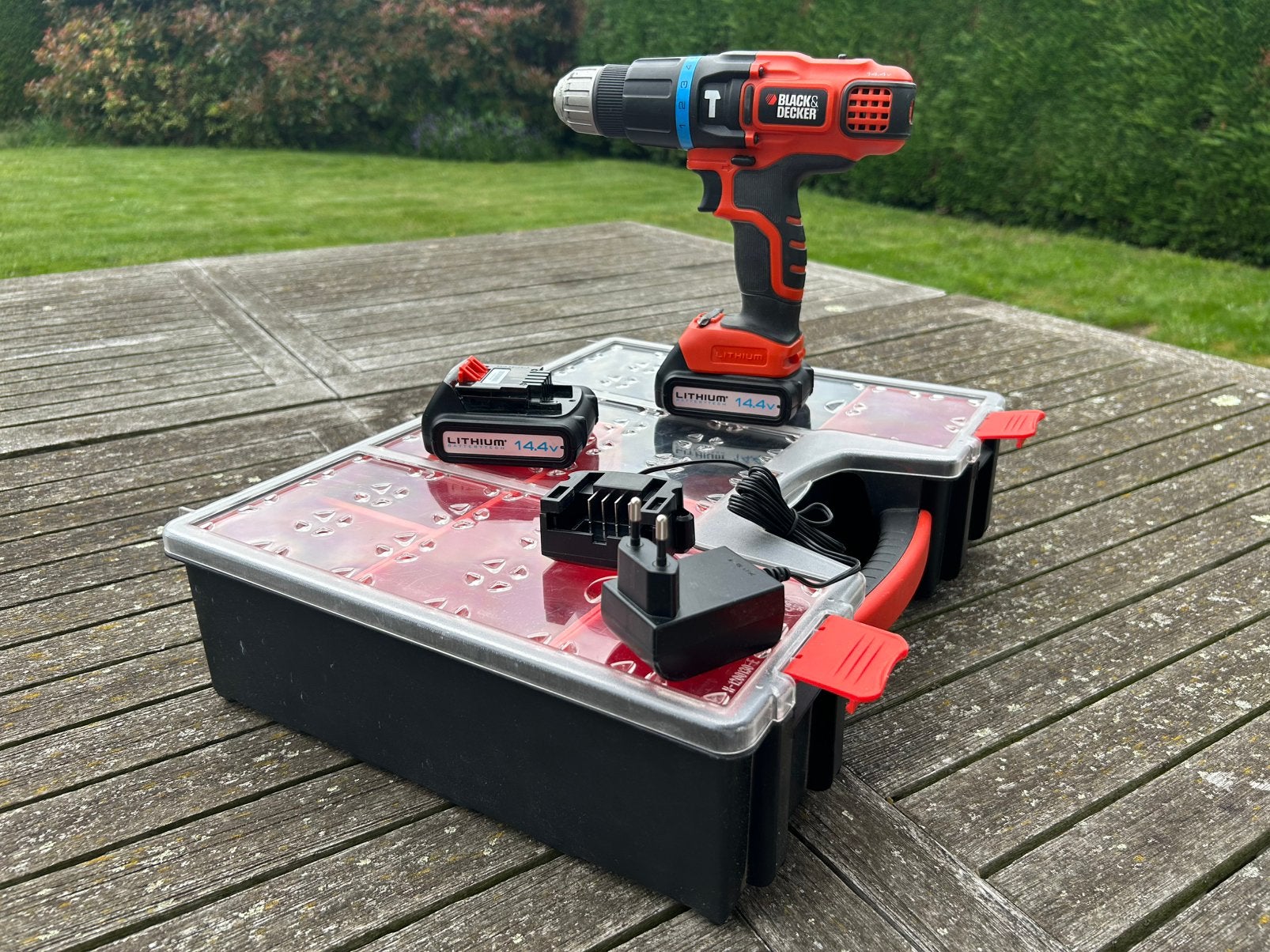 Accu-klopboormachine Black-Decker, 2 accu’s, lader in koffer, Doe-het-zelf en Bouw, Ophalen, Zo goed als nieuw, Boormachine, Klopboormechanisme