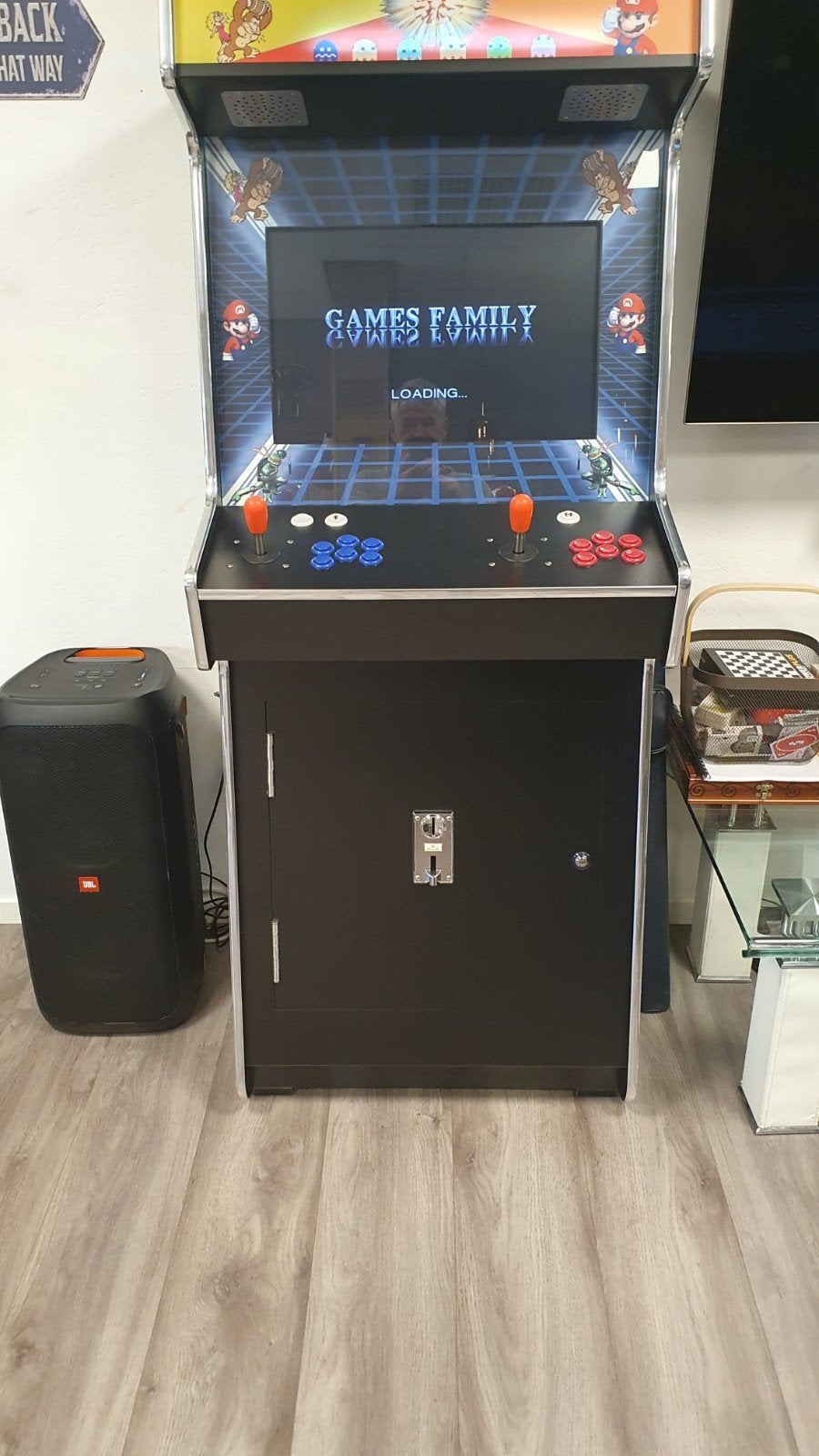 Arcadetoestel met 3300 spellen, Ophalen