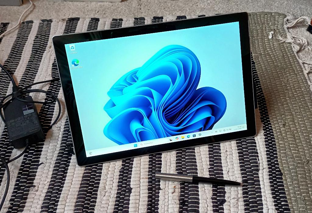 Microsoft Surface Pro 5 modèle 1796, Zo goed als nieuw, SSD, Onbekend, Met touchscreen