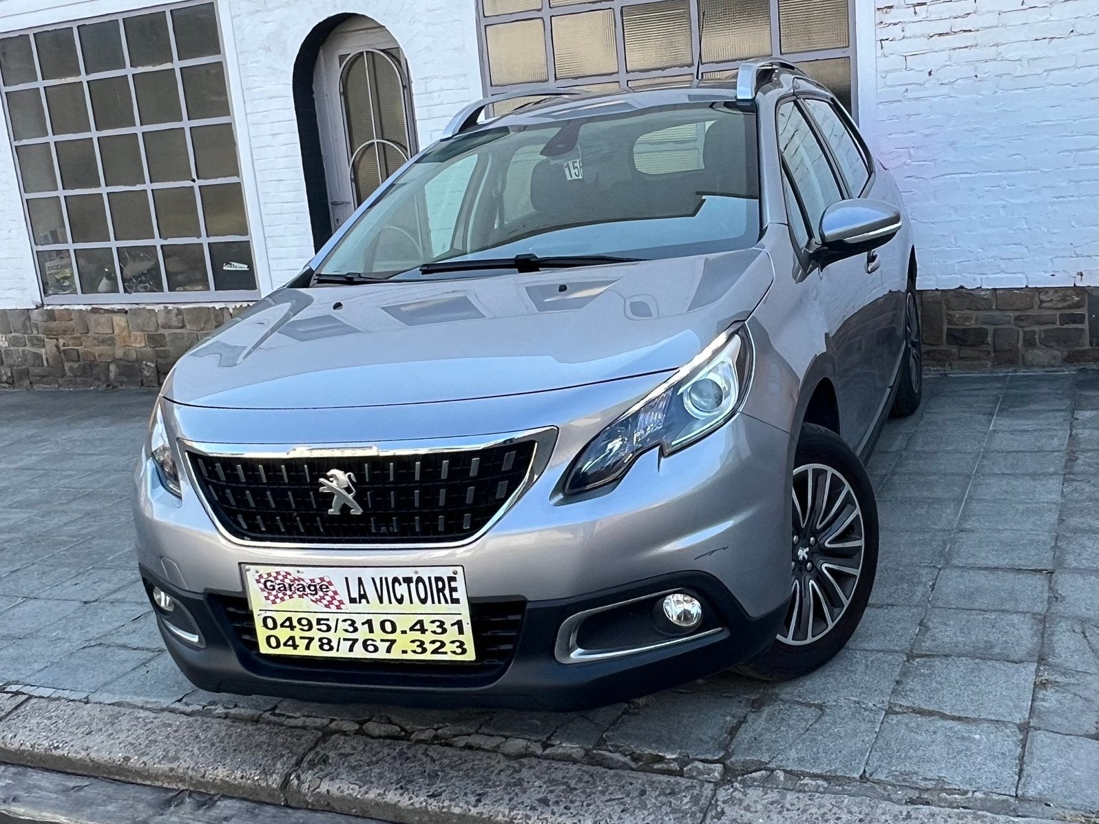 Peugeot 2008 boîte automatique 1.2essence 81kw 0032478767323, Auto's, Peugeot, Stof, Euro 6, 1199 cc, 110 g/km