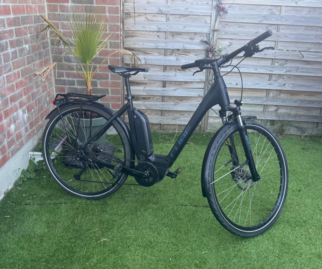 Vélo électrique Cube touring hybride, Vélos & Vélomoteurs, Enlèvement, Comme neuf, Cube