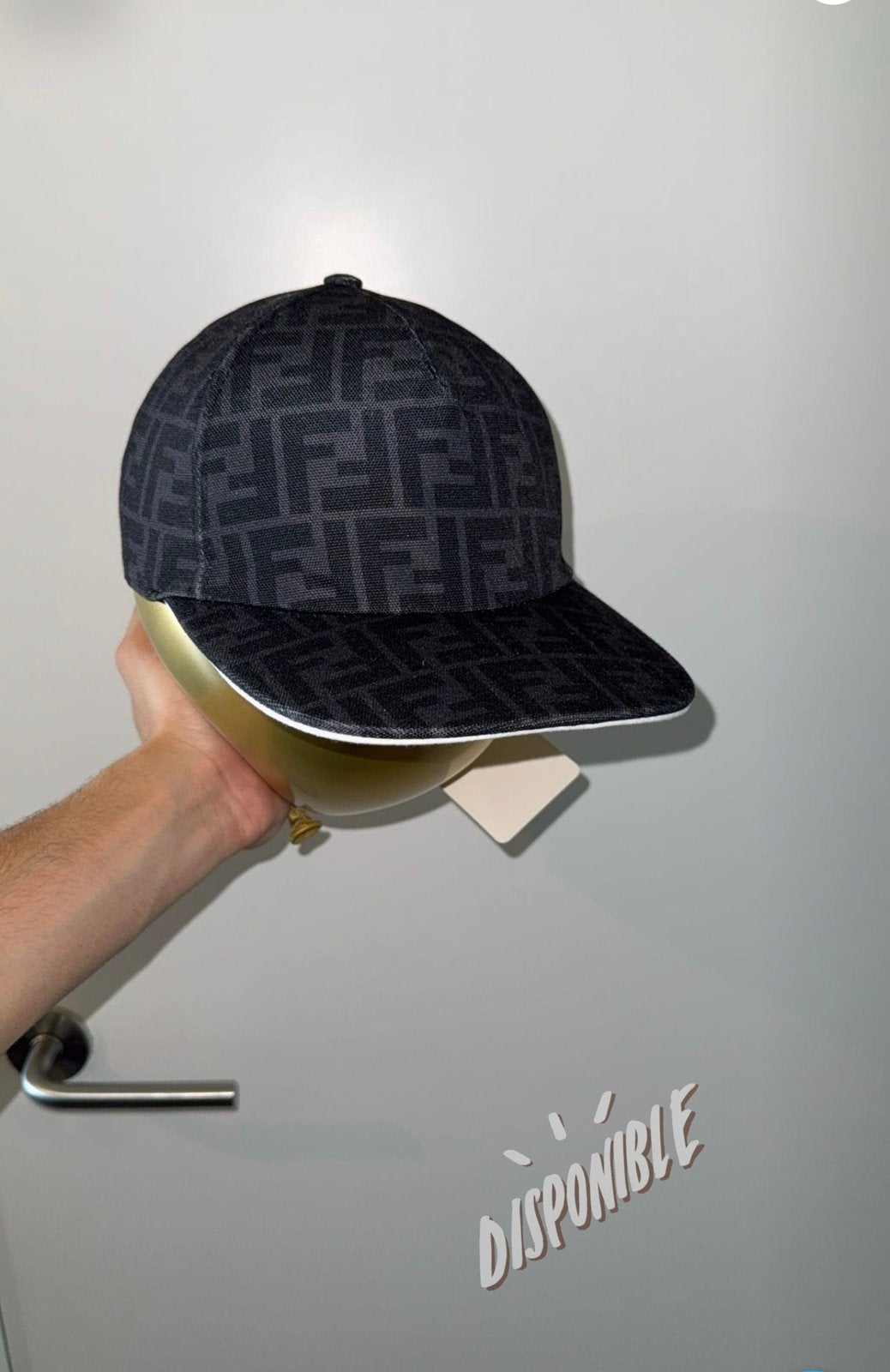 Casquette Fendi, Enlèvement, Comme neuf, Casquette