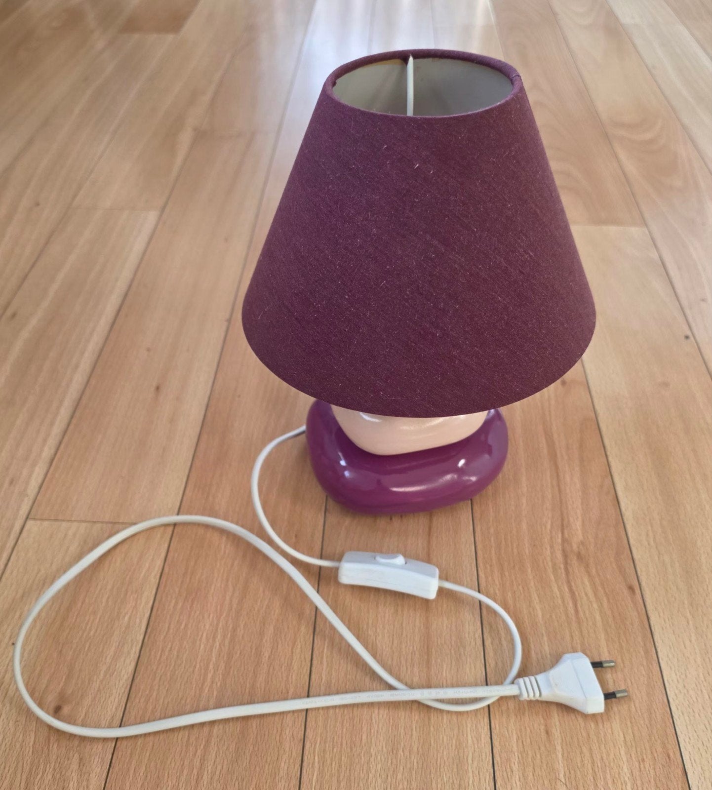 Lampe de chevet en céramique avec abat-jour – Coloris prune/, Maison & Meubles, Lampes | Lampes de table, Beige, Céramique, Lampe de chevet