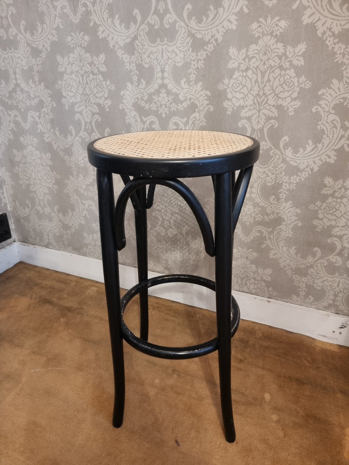 Tabouret vintage bois noir et cannage (neuf), Enlèvement