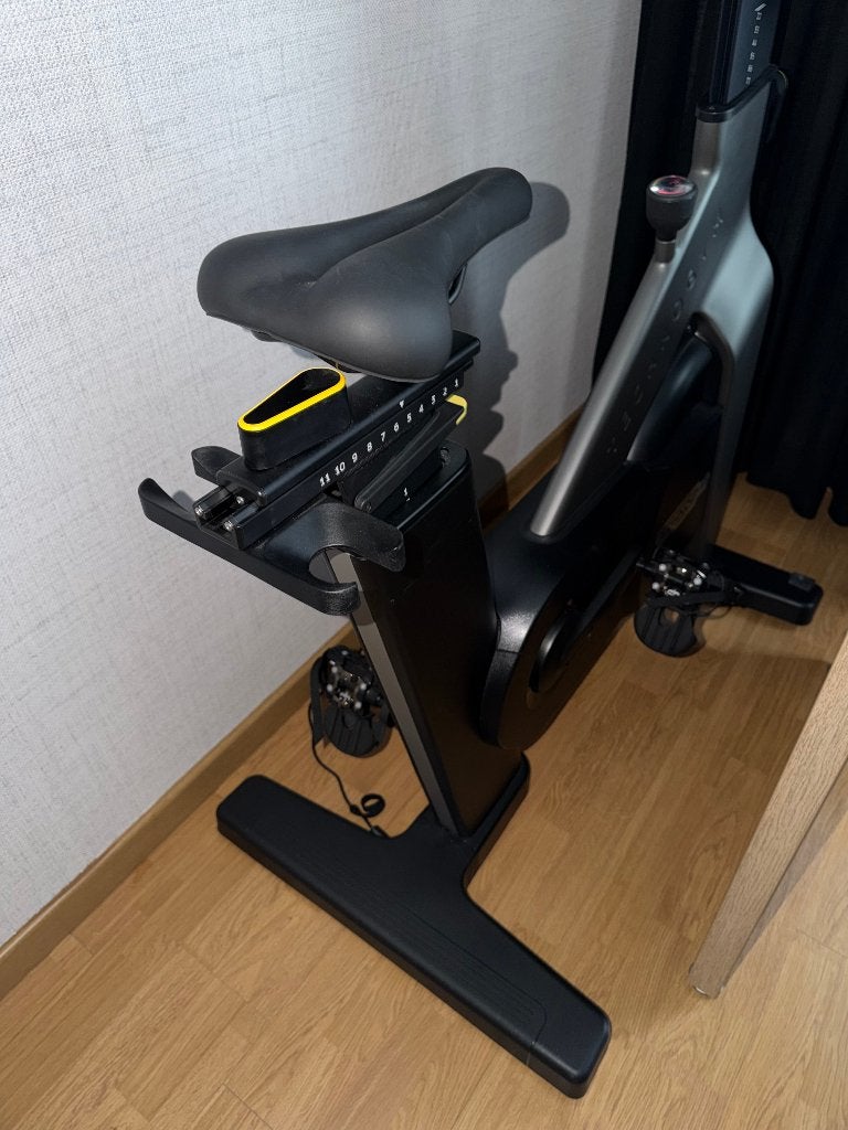 Technogym  Bike in zeer goede staat, Sport en Fitness, Ophalen, Zo goed als nieuw, Hometrainer