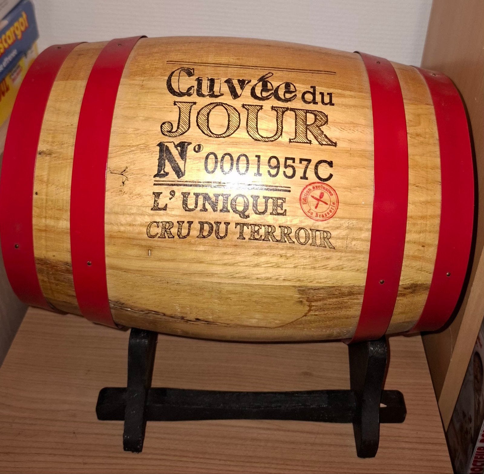 Distributeur de vin en forme de tonneau, Collections, Enlèvement ou Envoi