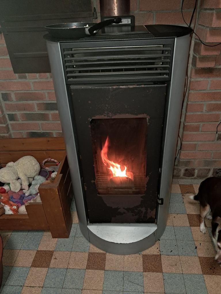 Poele a pellets invicta l'ordi 10 kw, Maison & Meubles, Poêles, Enlèvement