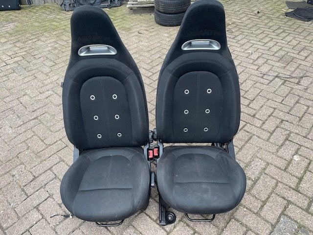 INTERIEUR Abarth 500 / 595 / 695 (01-2008/-), Taurusavenue 1
2132 LS  Hoofddorp, NL, Webaccessibility@stellantis.com, Gebruikt